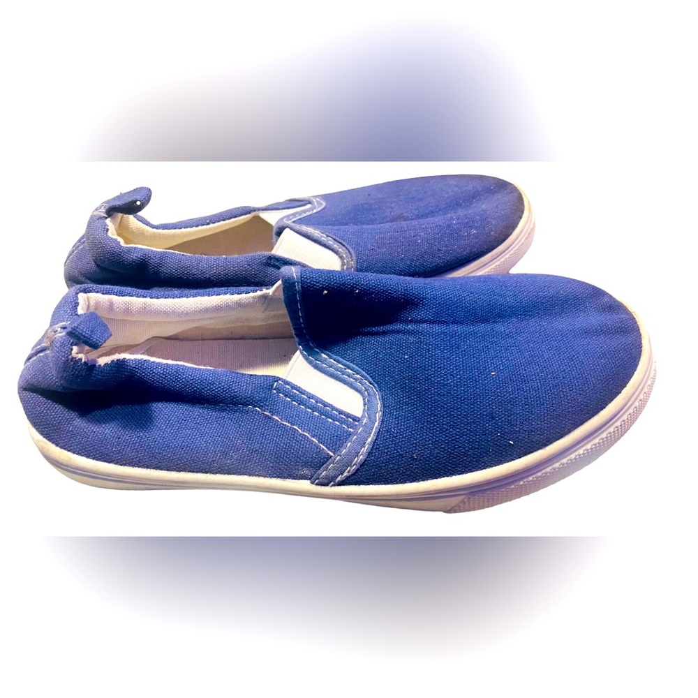 🔥BOYS Blue Slip on Shoes🔥Size 2 (Little Boy)🔥Pre Owned